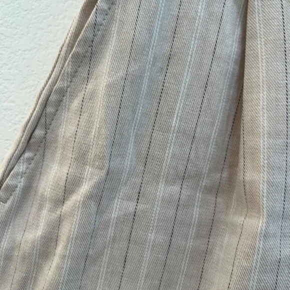 NWT Banana Republic Women's Linen High Rise, Striped, Belted Shorts Size 14 - Picture 3 of 5